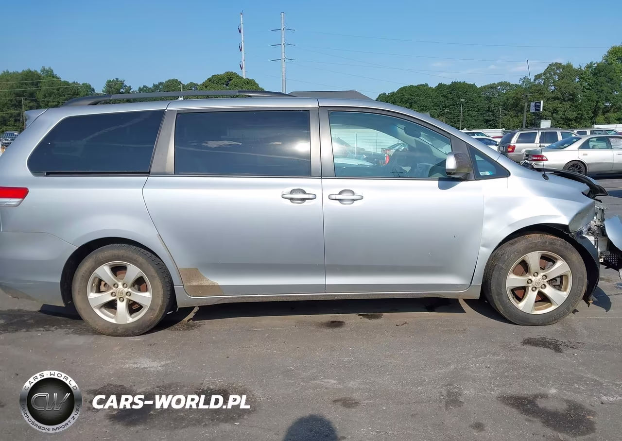 2014 Toyota Sienna Le V6 8 Passenger VIN:5TDKK3DC6ES474547 - 13