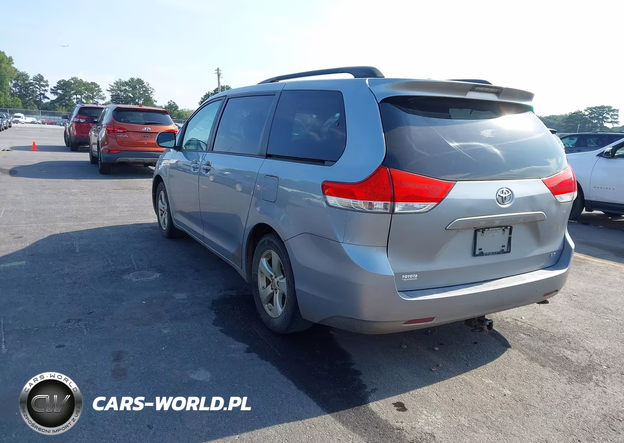 2014 Toyota Sienna Le V6 8 Passenger VIN:5TDKK3DC6ES474547 - 3