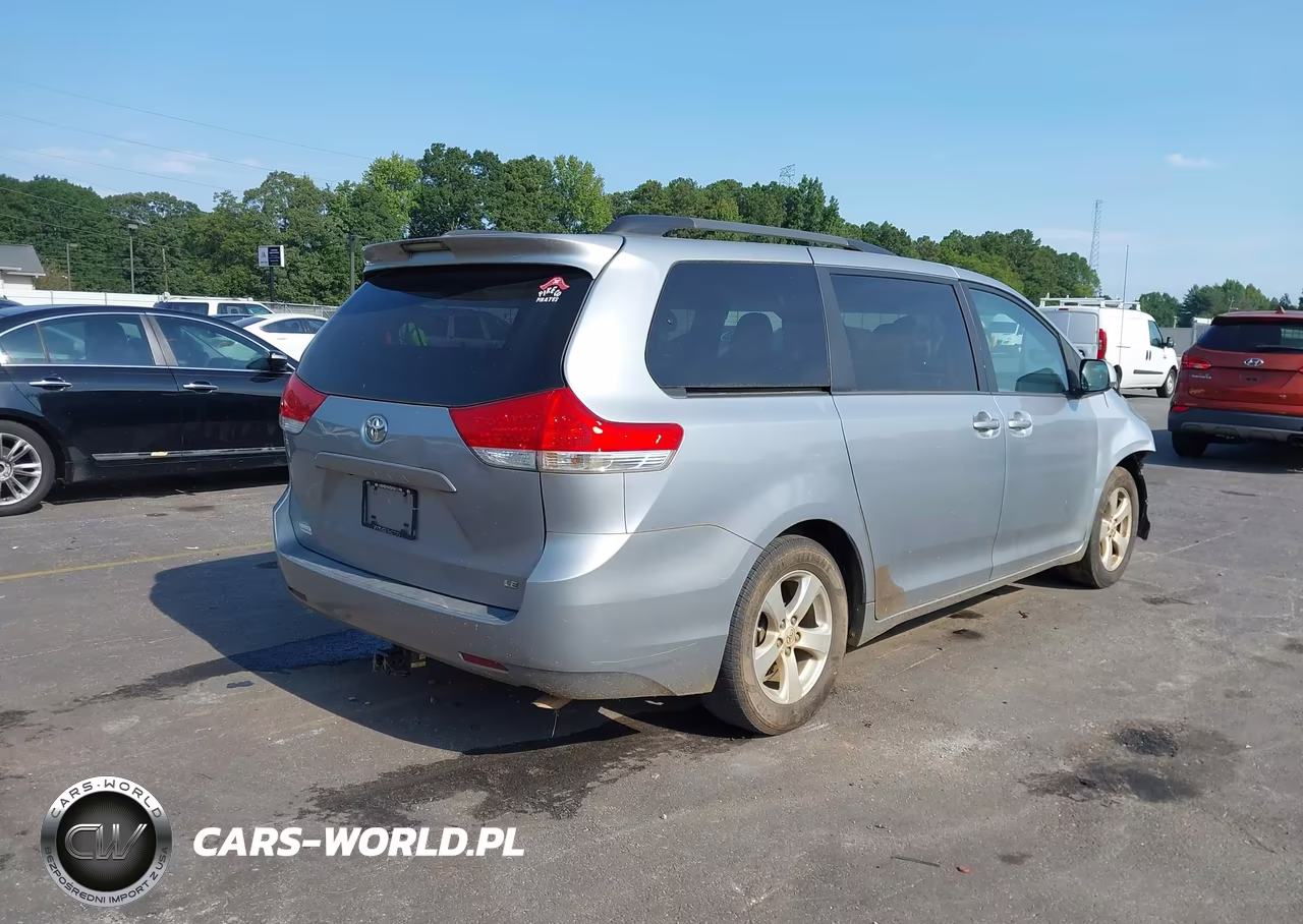 2014 Toyota Sienna Le V6 8 Passenger VIN:5TDKK3DC6ES474547 - 4