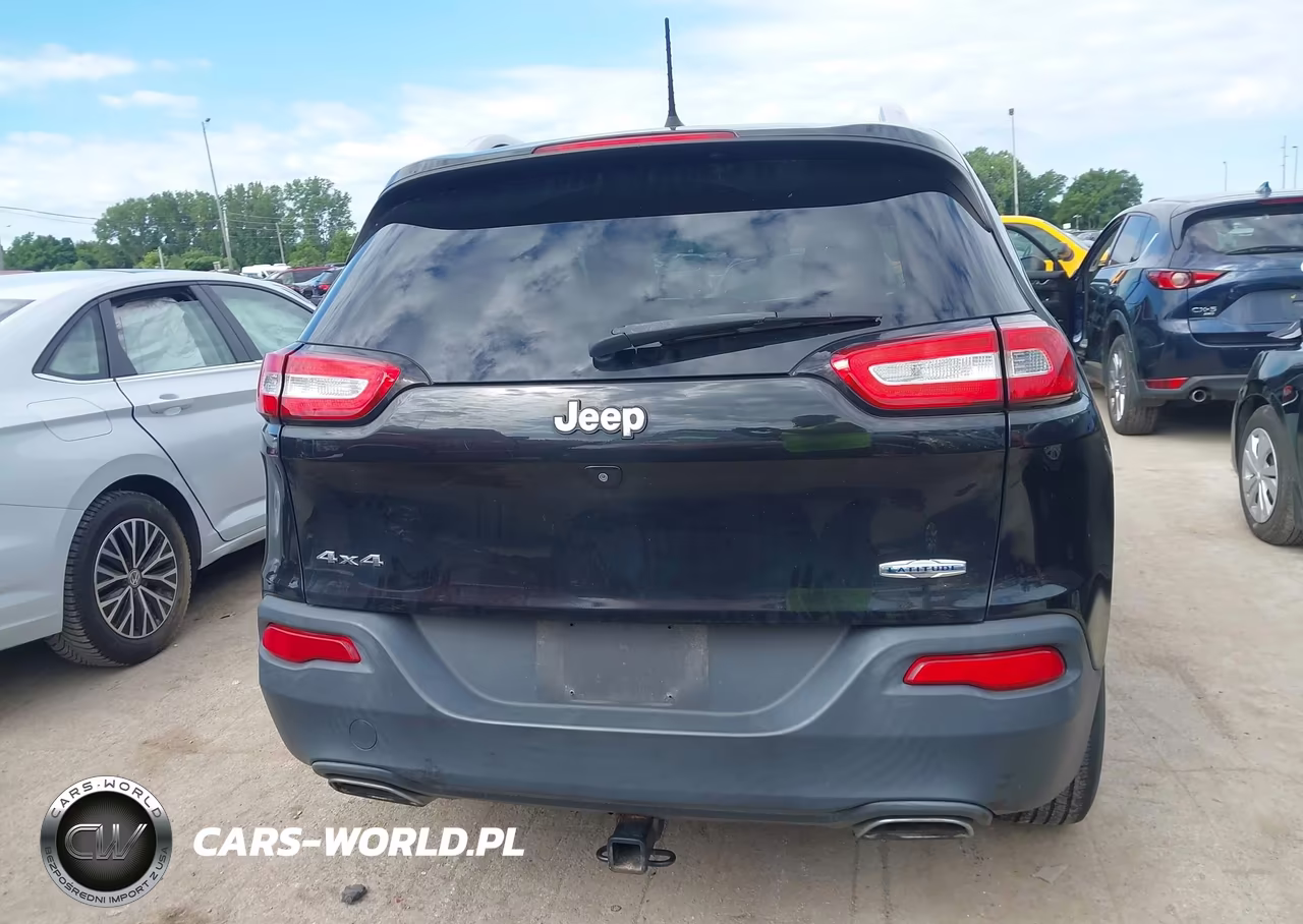 2016 Jeep Cherokee Latitude VIN:1C4PJMCS1GW156099 - 16
