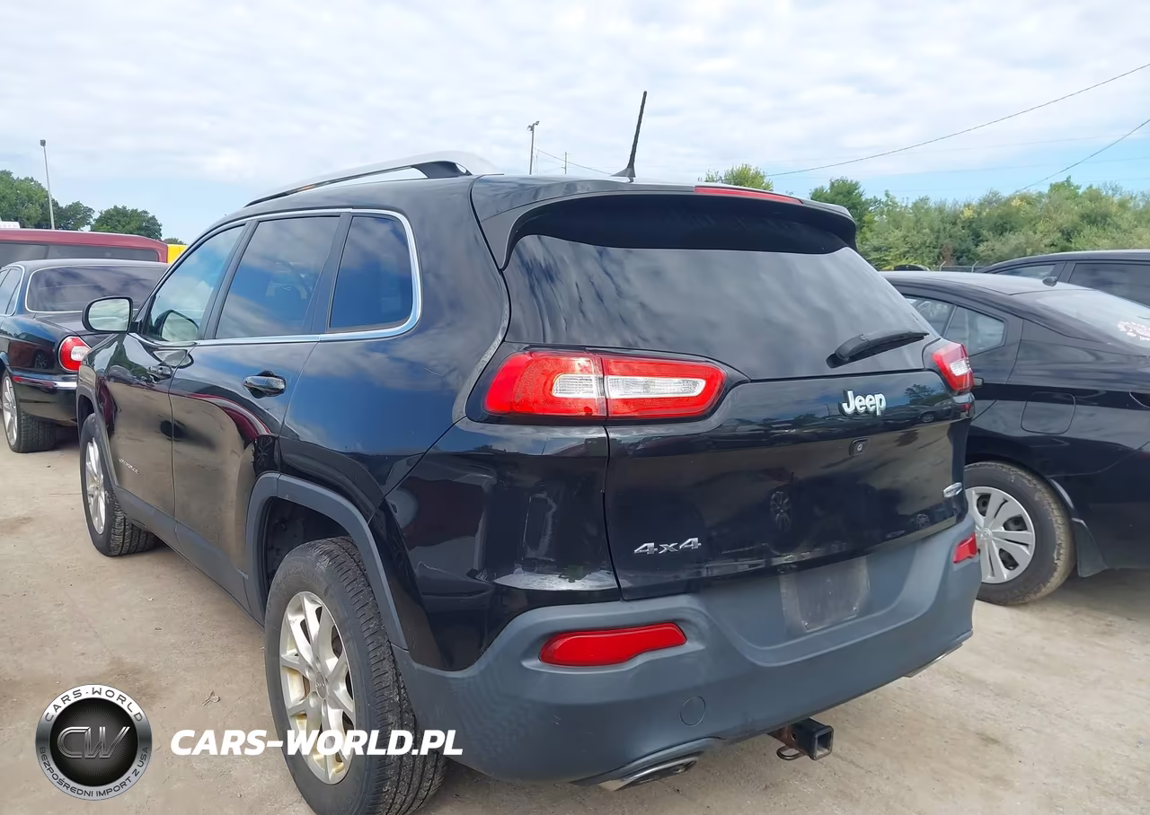 2016 Jeep Cherokee Latitude VIN:1C4PJMCS1GW156099 - 3
