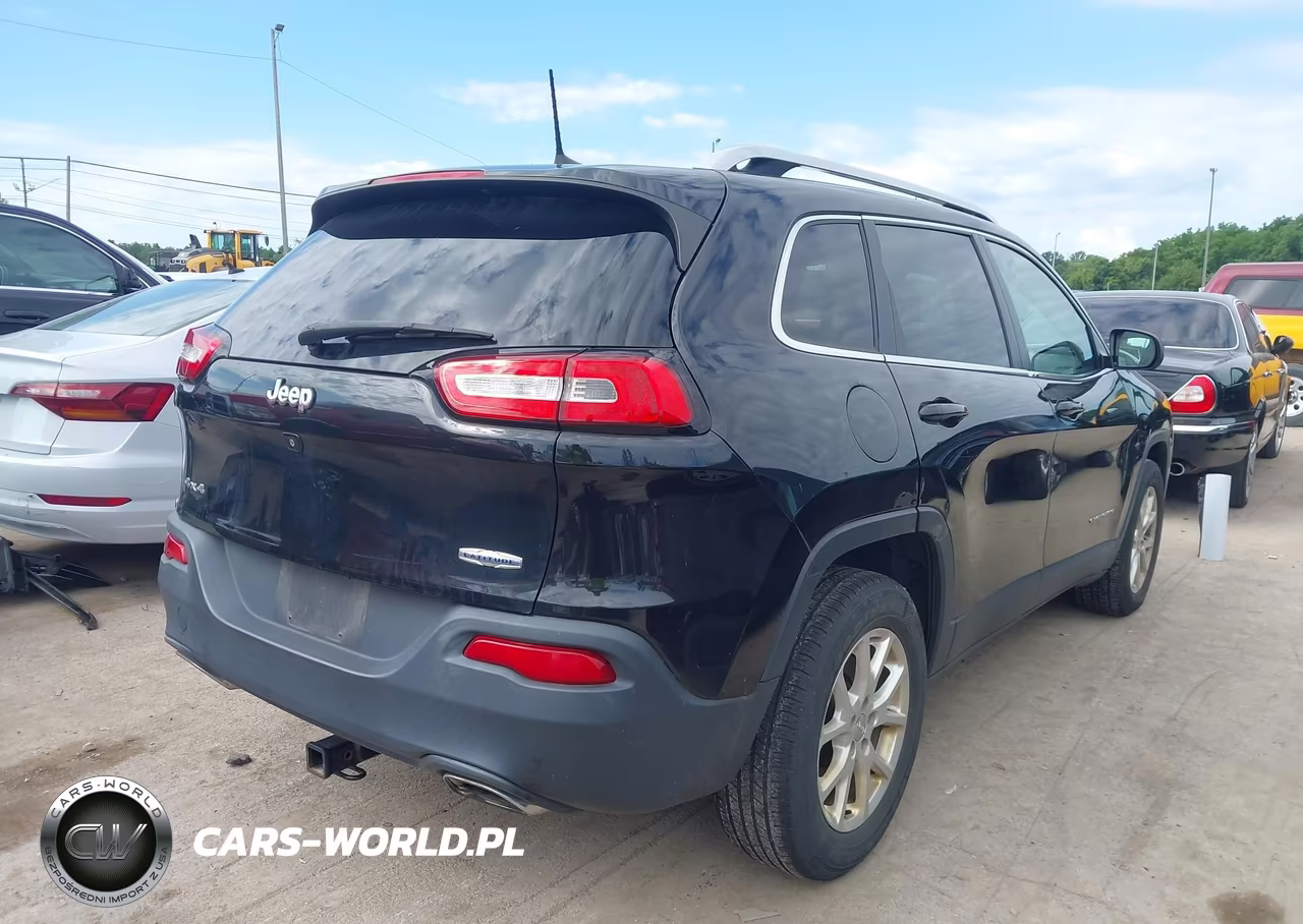 2016 Jeep Cherokee Latitude VIN:1C4PJMCS1GW156099 - 4