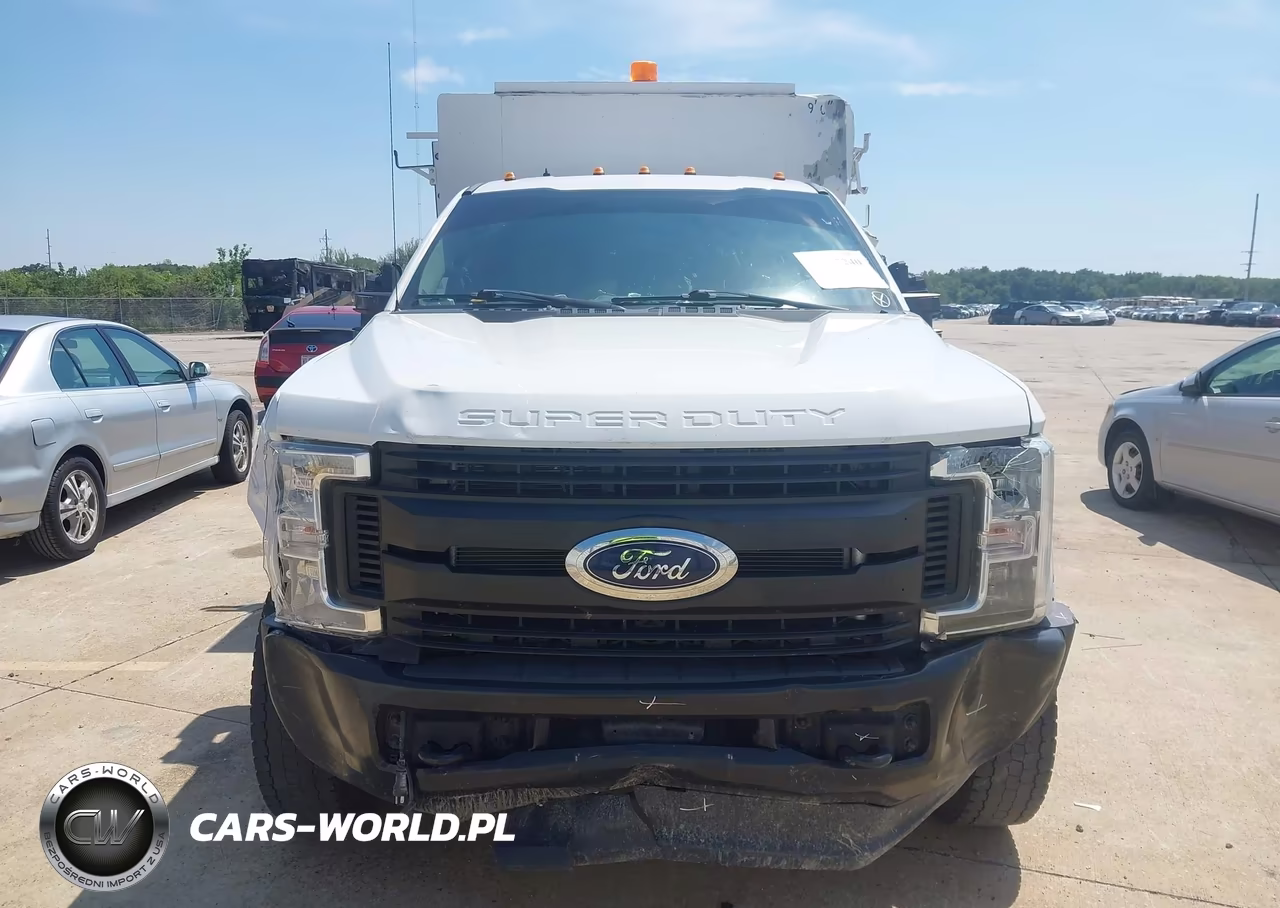 2019 Ford F-550 Chassis Xl VIN:1FDUF5HT2KEF70823 - 14