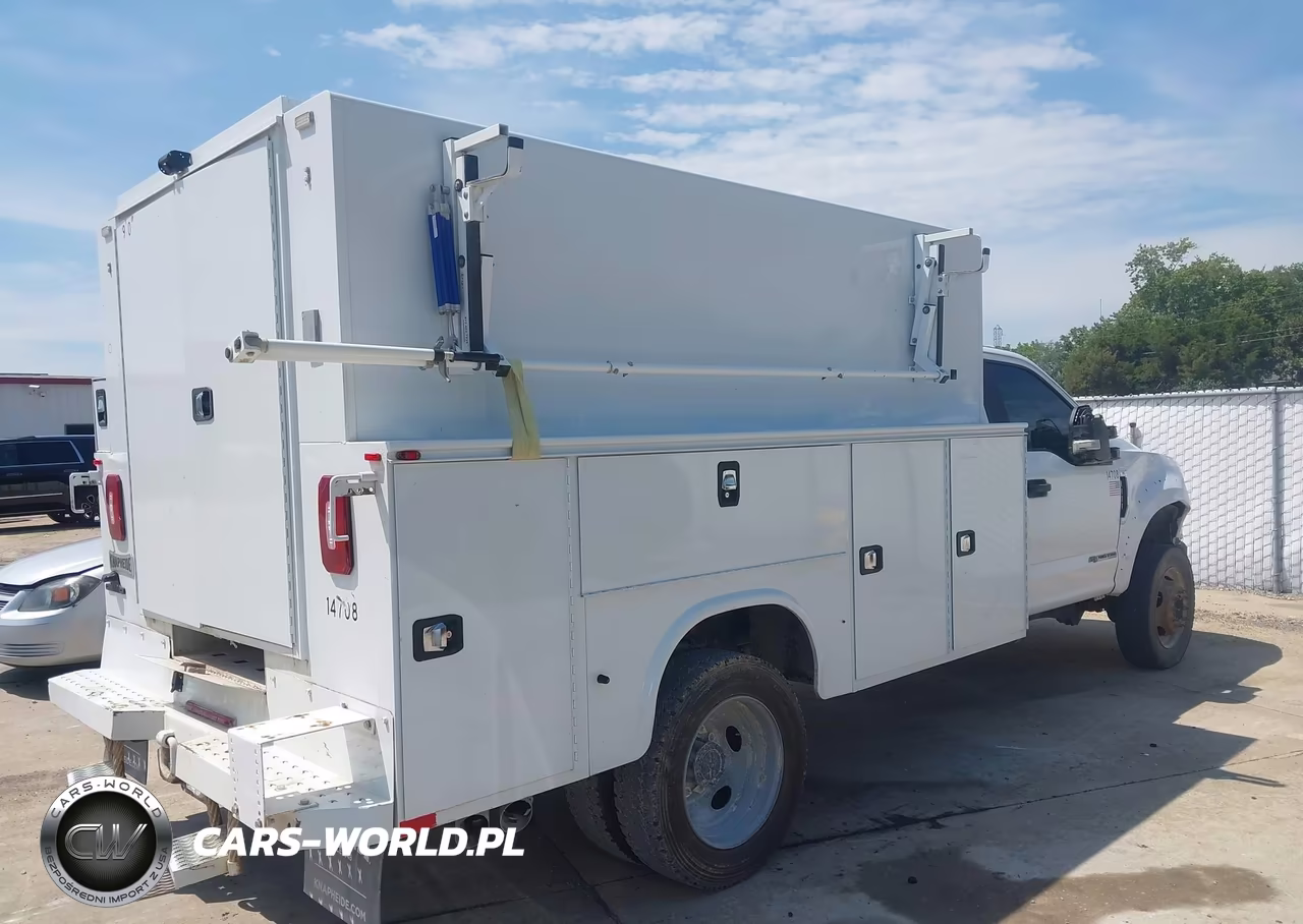 2019 Ford F-550 Chassis Xl VIN:1FDUF5HT2KEF70823 - 4