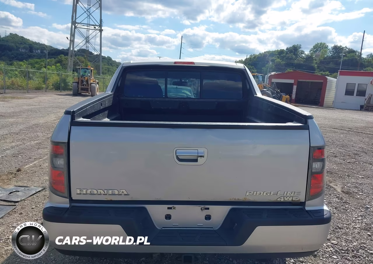2014 Honda Ridgeline Sport VIN:5FPYK1F72EB001500 - 16