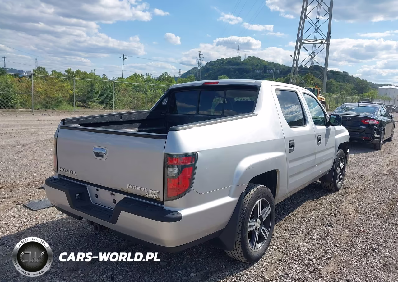 2014 Honda Ridgeline Sport VIN:5FPYK1F72EB001500 - 4