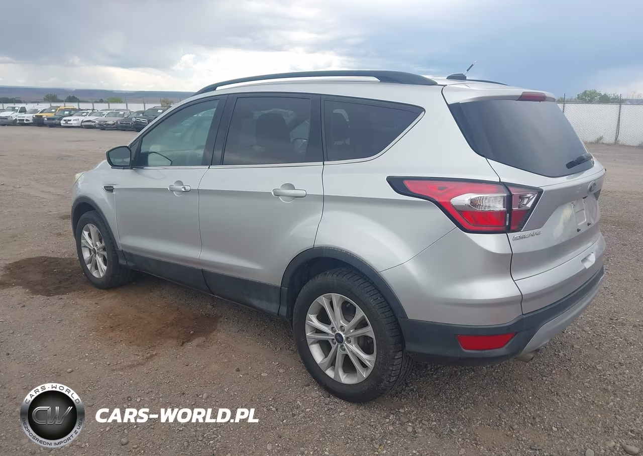 2017 Ford Escape Se VIN:1FMCU9GD9HUD66375 - 3