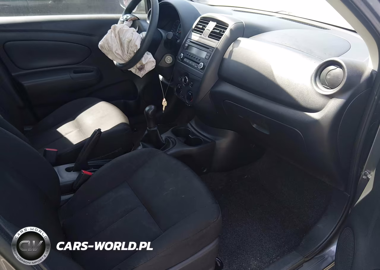 2016 Nissan Versa 1.6 S VIN:3N1CN7AP1GL845023 - 5