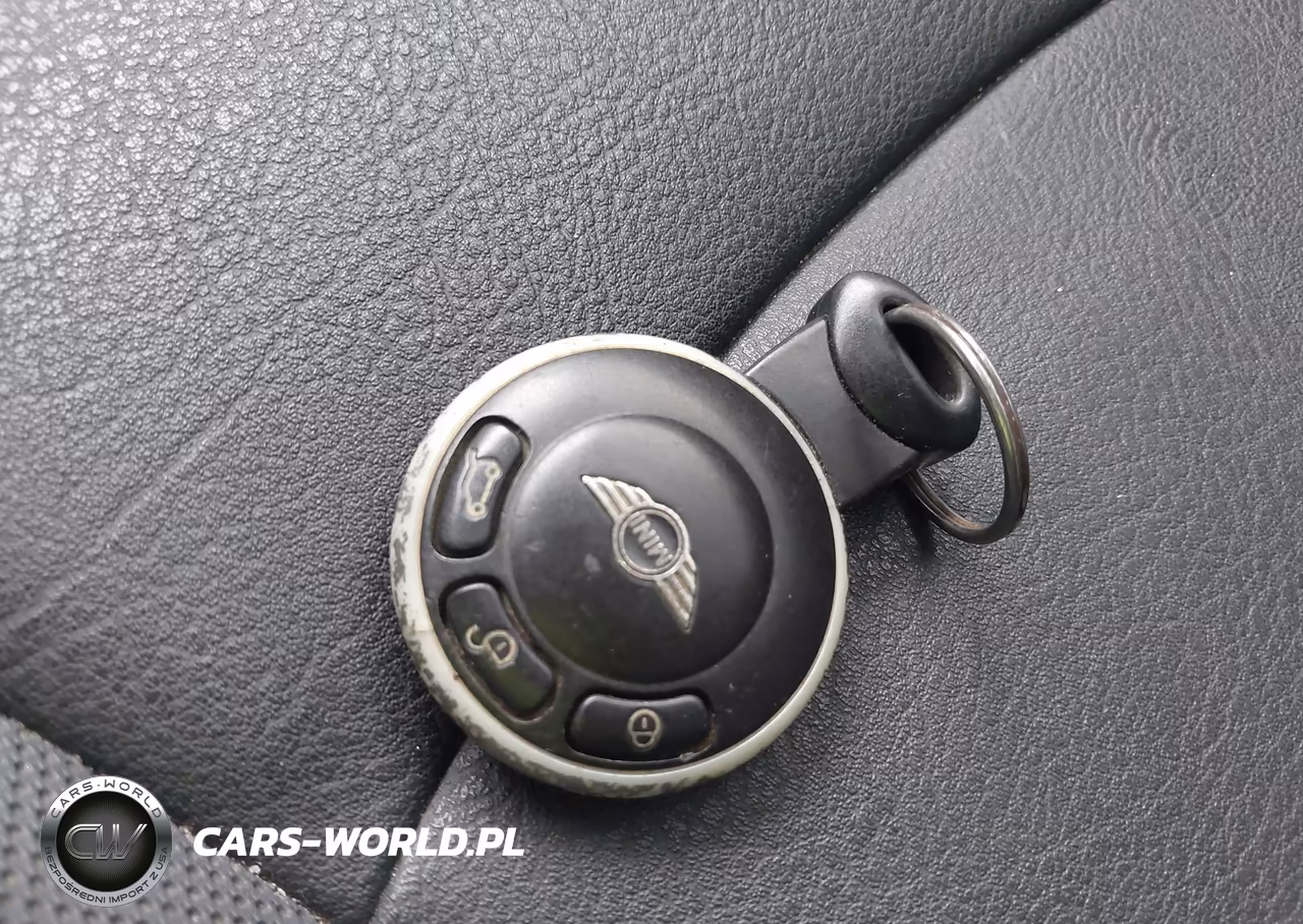 2009 Mini Cooper VIN:WMWMF33549TT69056 - 11