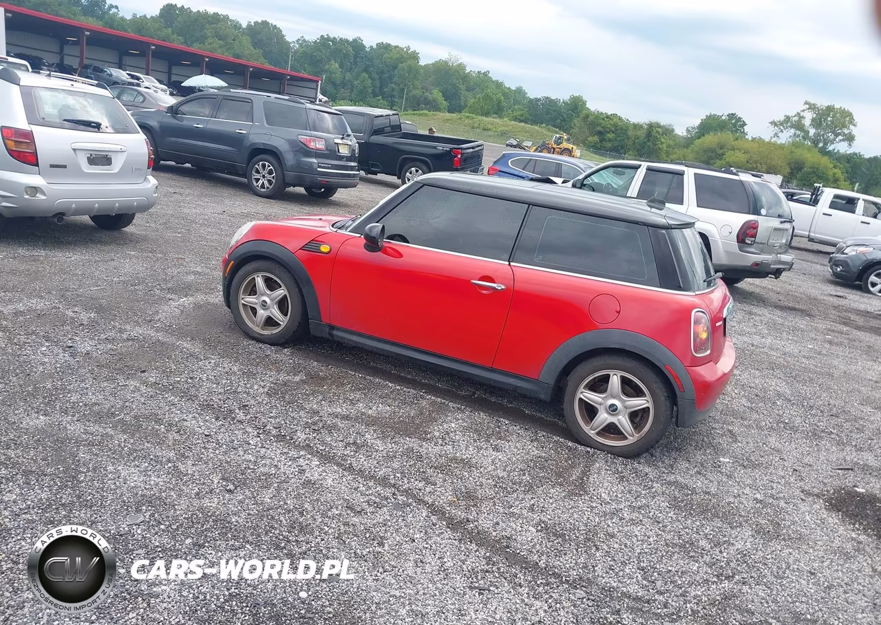 2009 Mini Cooper VIN:WMWMF33549TT69056 - 3