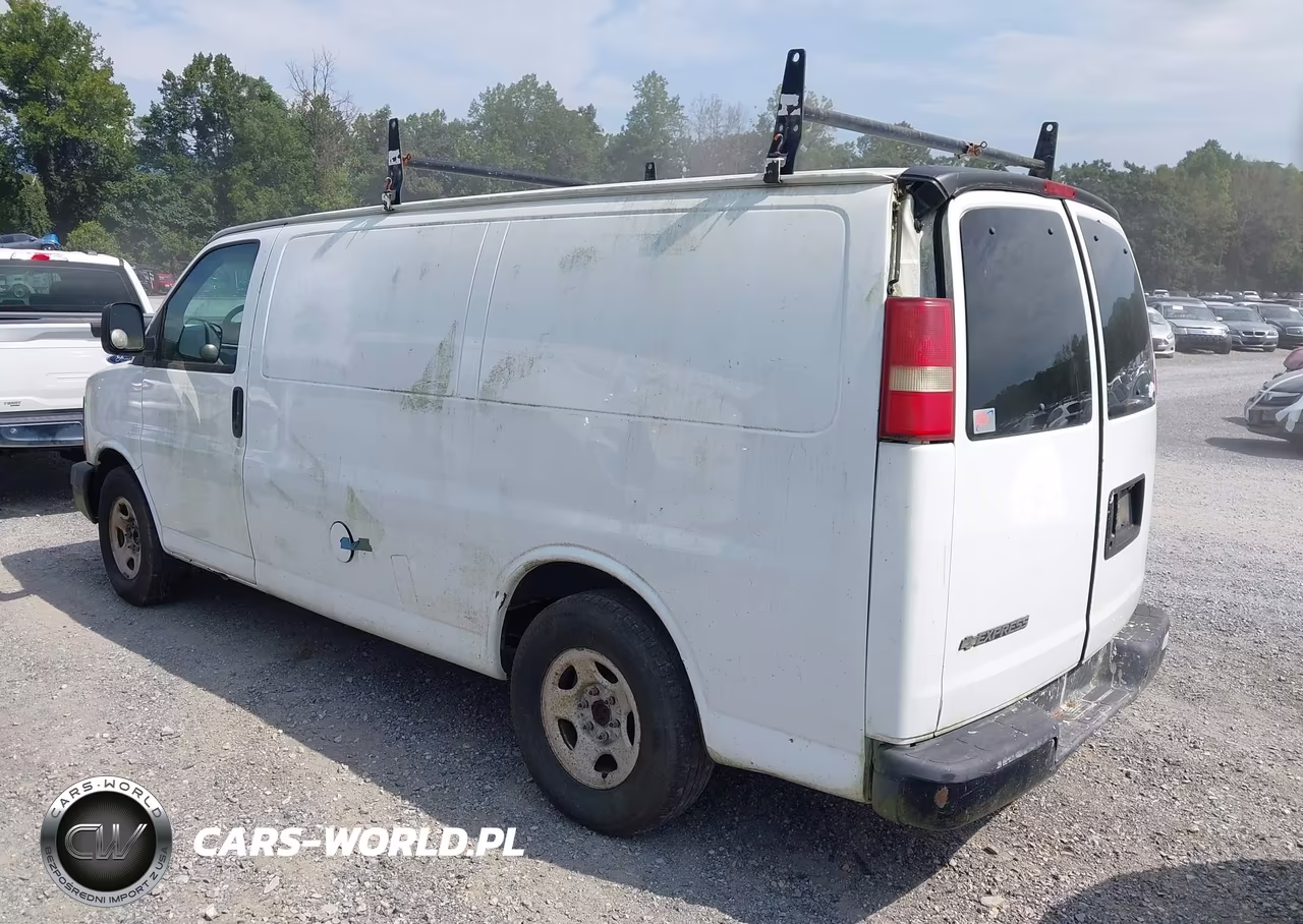 2007 Chevrolet Express Work Van VIN:1GCFG15TX71239963 - 3