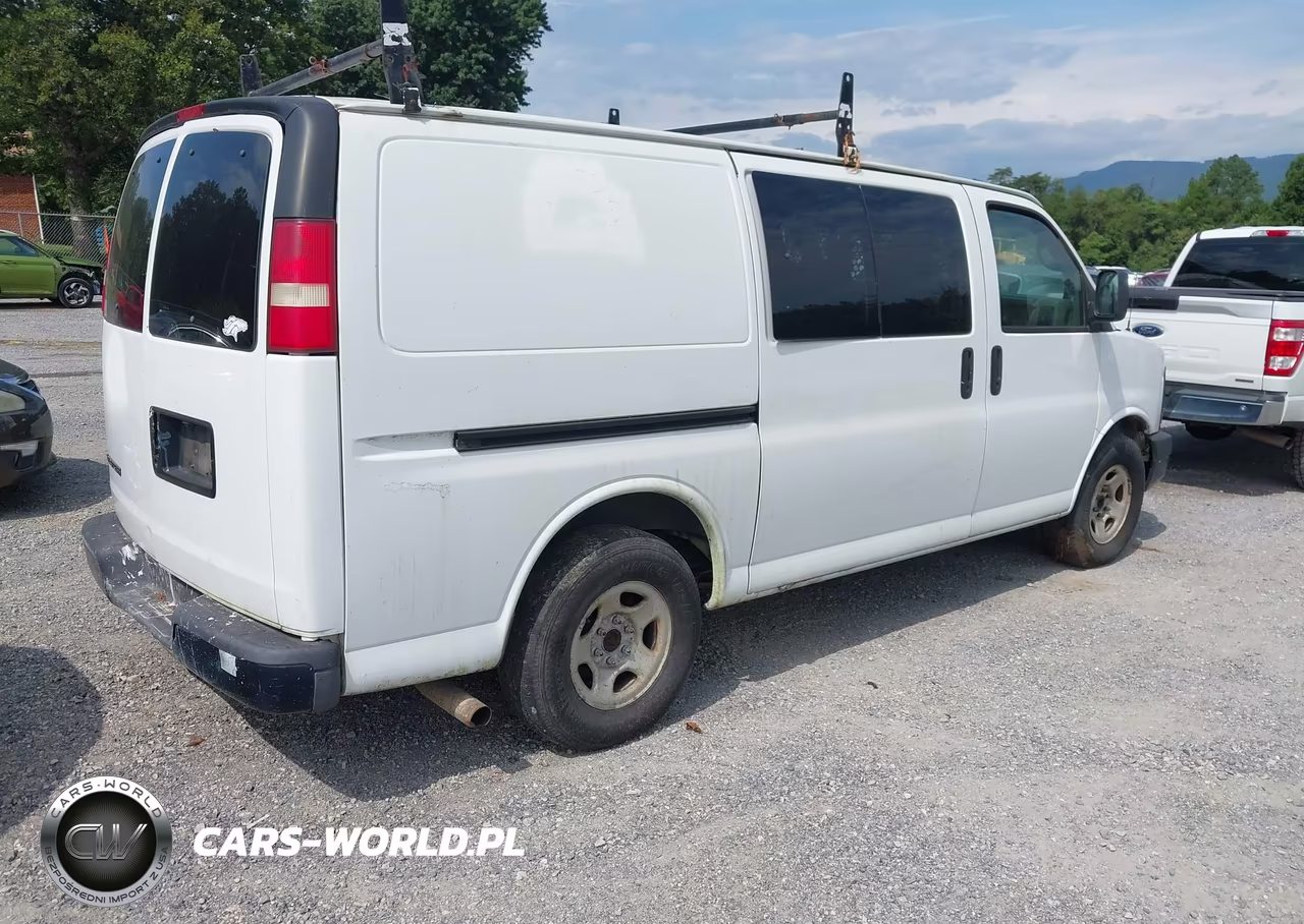 2007 Chevrolet Express Work Van VIN:1GCFG15TX71239963 - 4