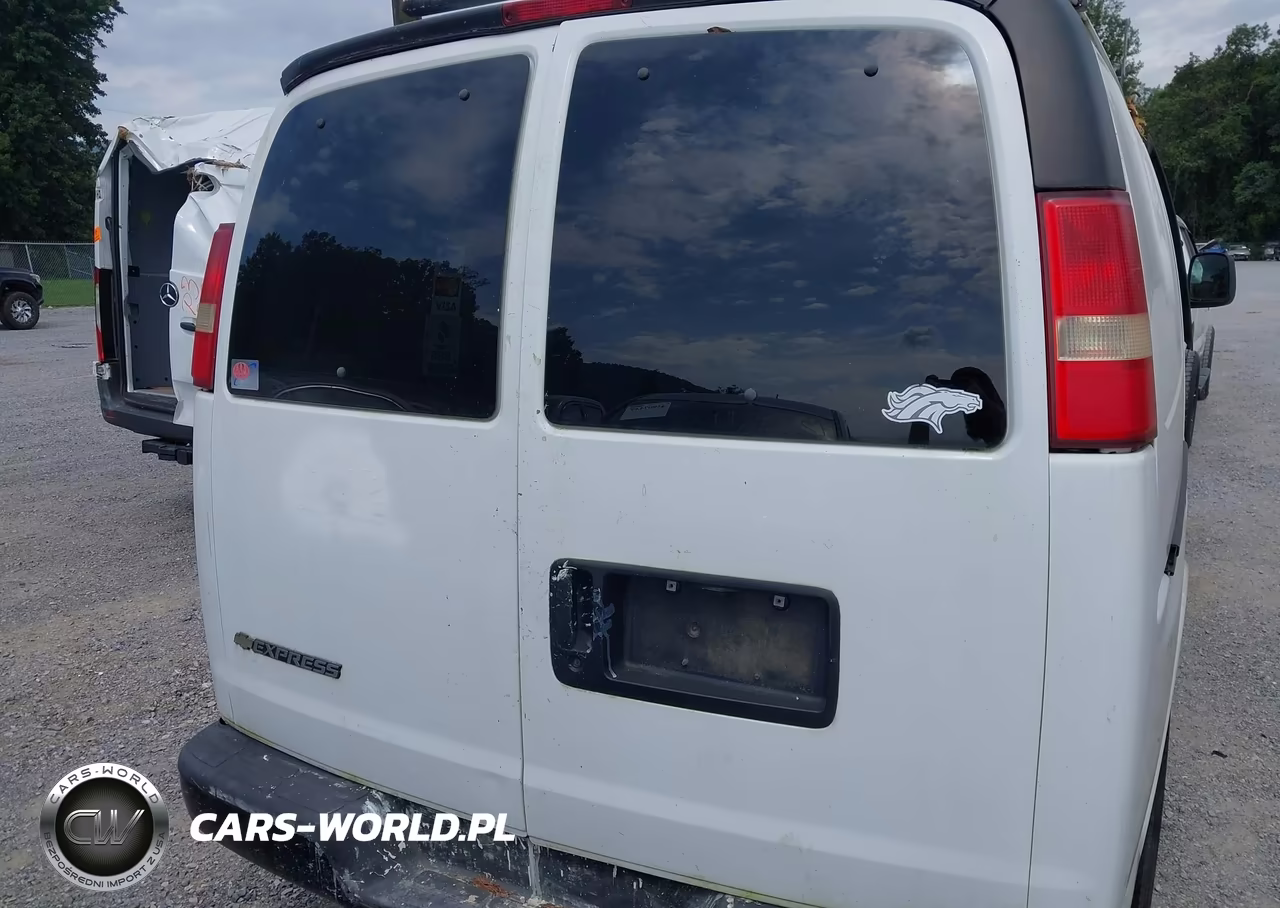 2007 Chevrolet Express Work Van VIN:1GCFG15TX71239963 - 6