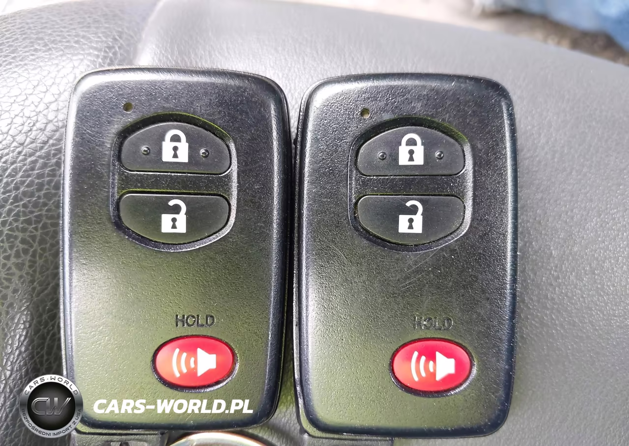 2015 Toyota Prius Four VIN:JTDKN3DU1F1885742 - 11