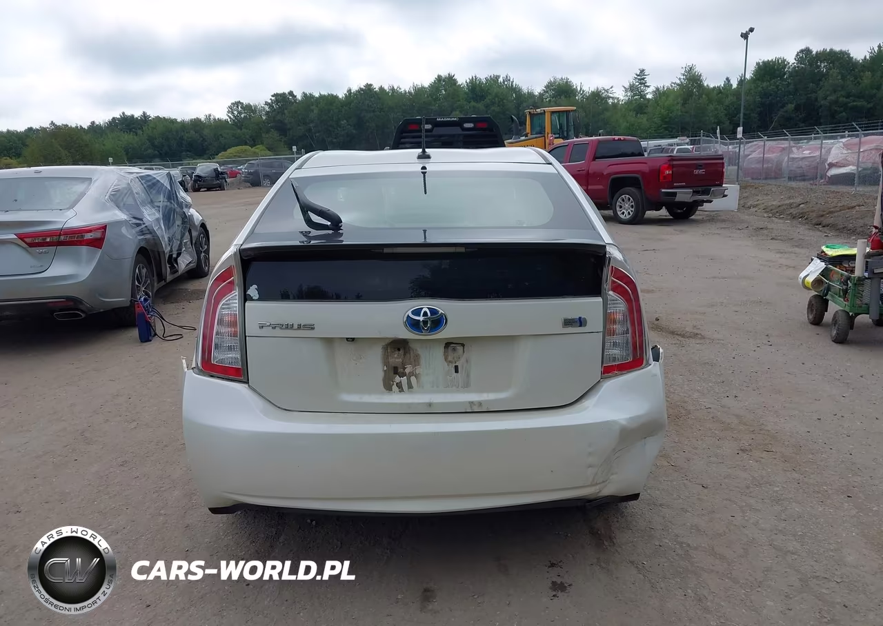 2015 Toyota Prius Four VIN:JTDKN3DU1F1885742 - 16
