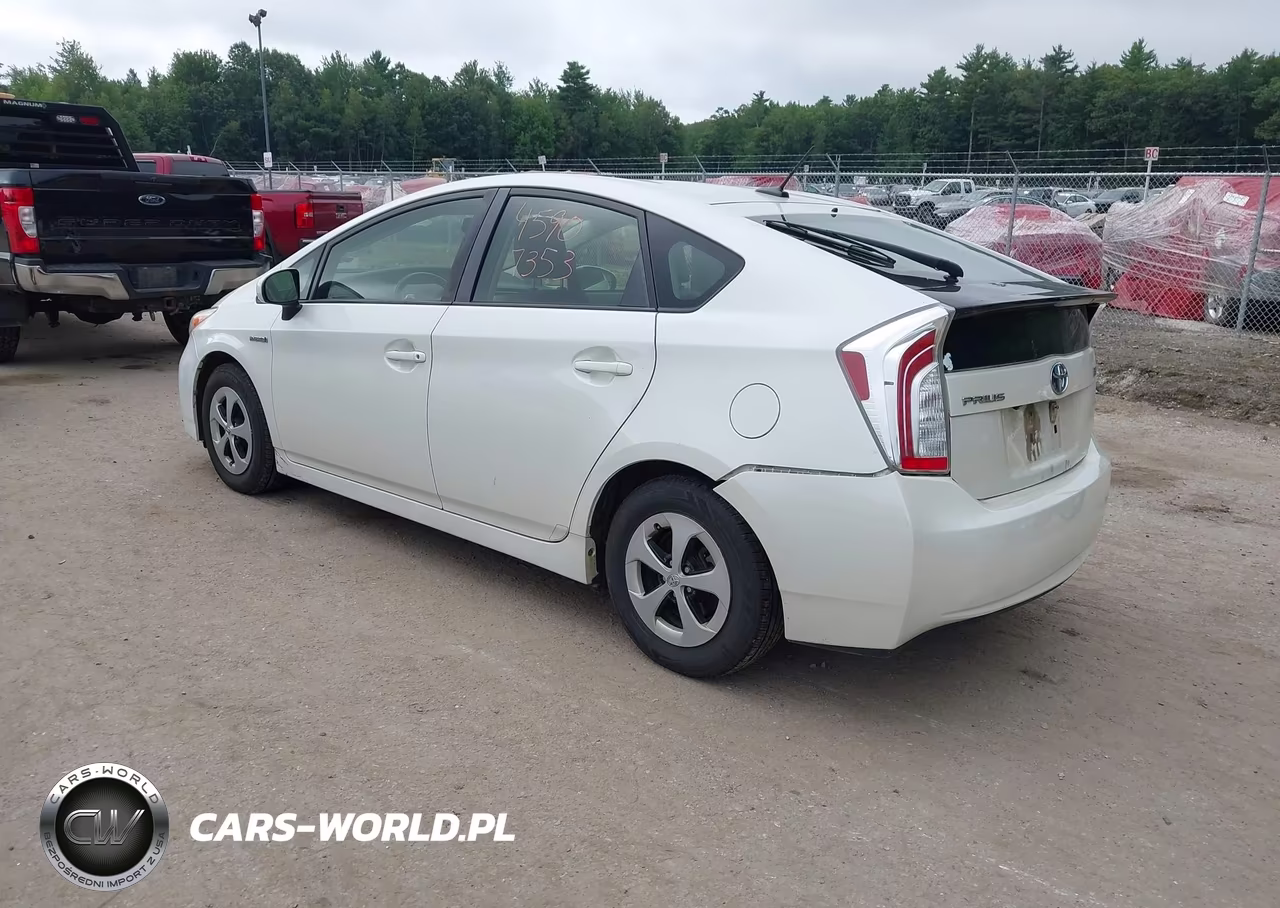 2015 Toyota Prius Four VIN:JTDKN3DU1F1885742 - 3