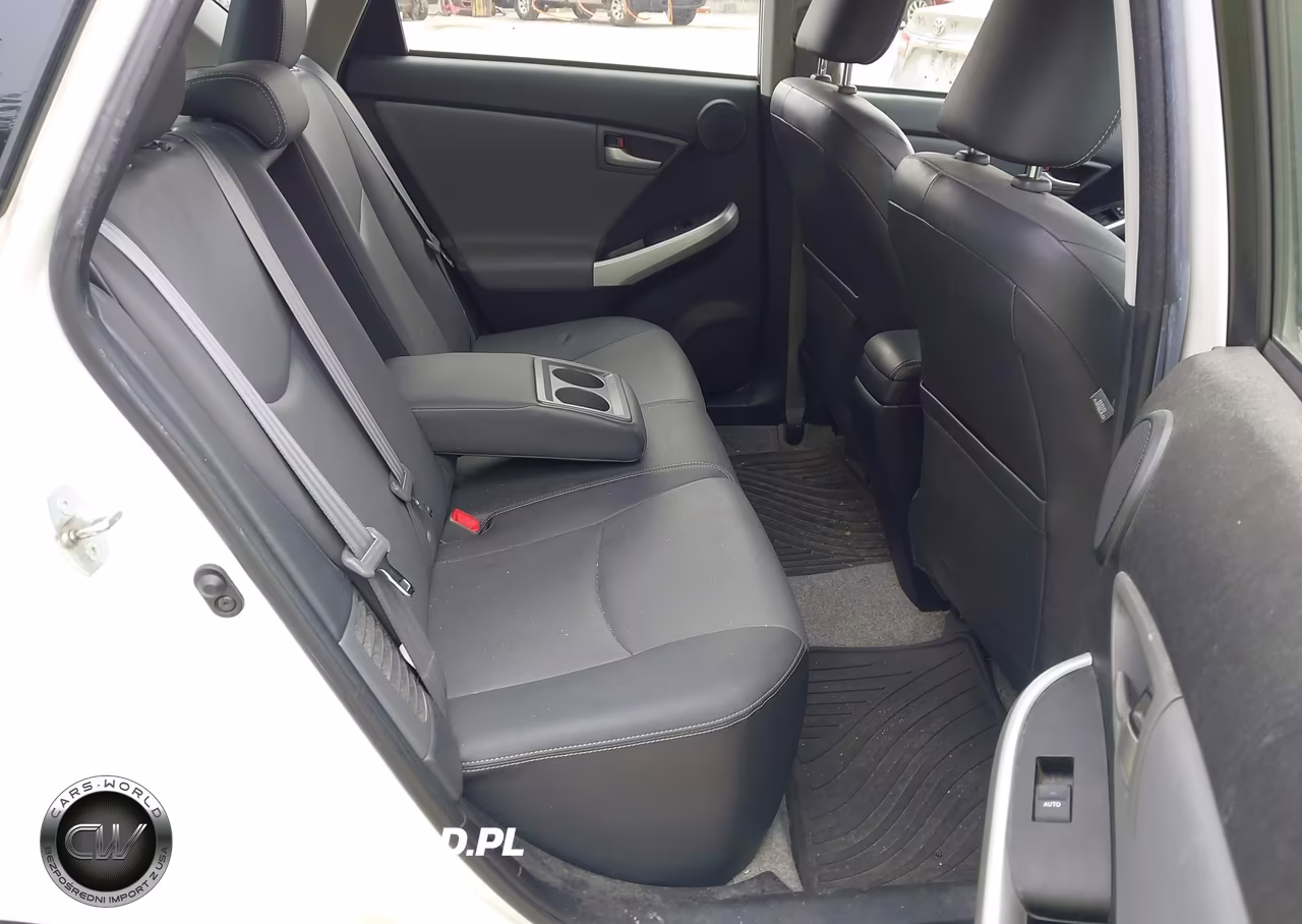 2015 Toyota Prius Four VIN:JTDKN3DU1F1885742 - 8