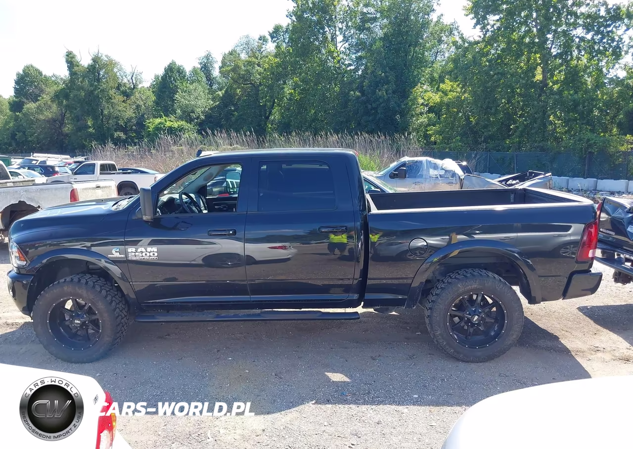 2018 Ram 2500 Laramie 4X4 6'4 Box VIN:3C6UR5FL5JG386716 - 14