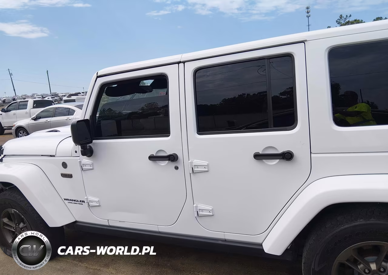 2017 Jeep Wrangler Unlimited Sahara VIN:1C4HJWEG9HL521110 - 15