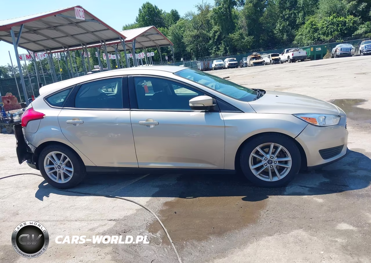 2017 Ford Focus Se VIN:1FADP3K26HL252395 - 14