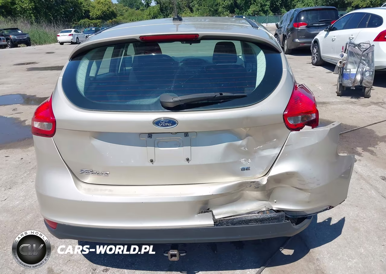 2017 Ford Focus Se VIN:1FADP3K26HL252395 - 6