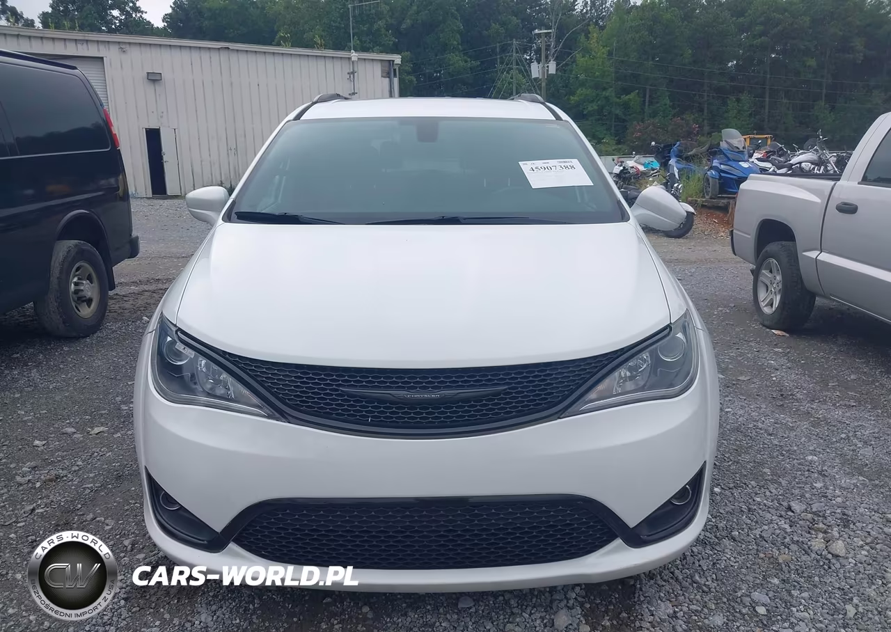 2018 Chrysler Pacifica Touring L VIN:2C4RC1BG9JR275002 - 12