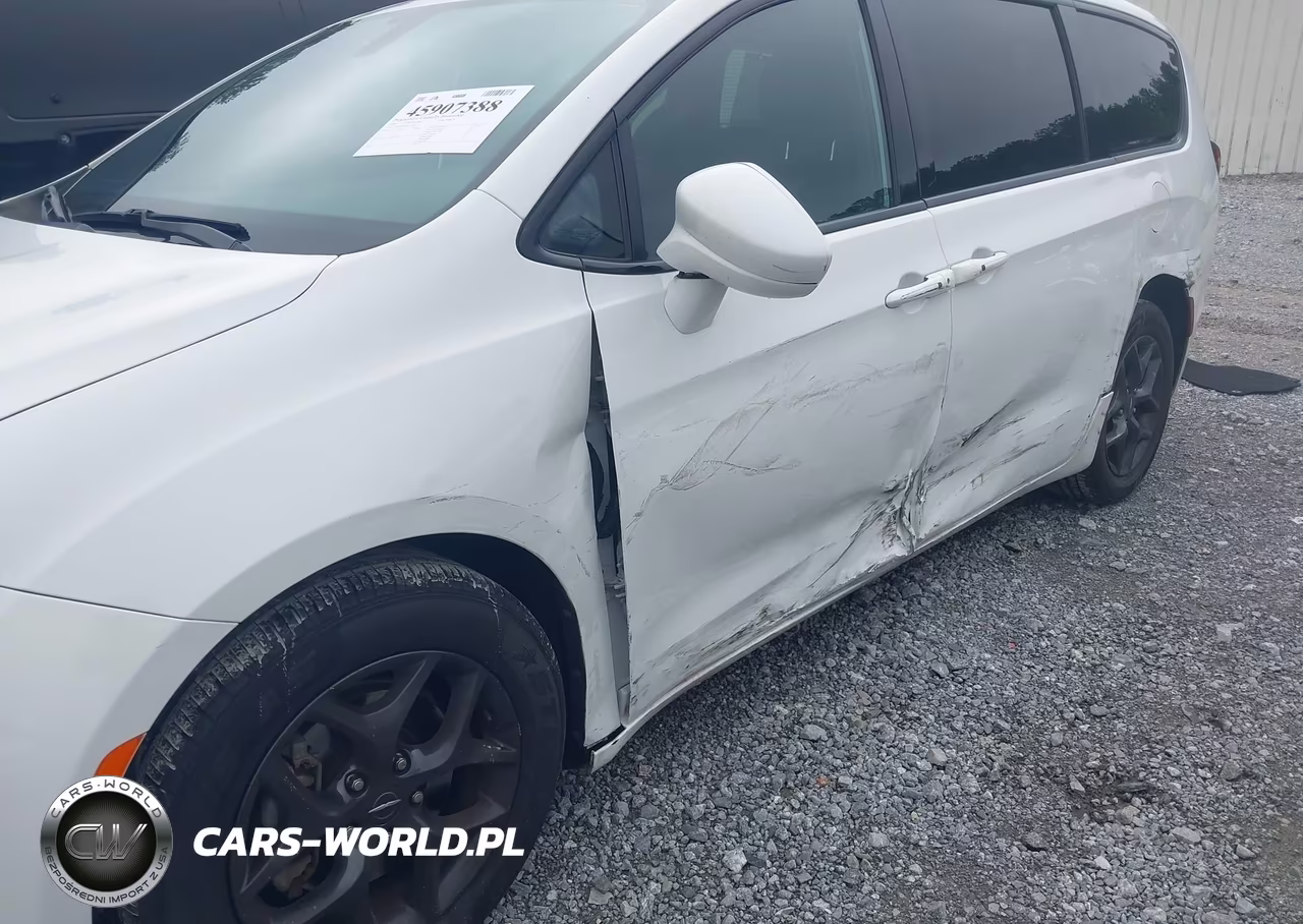 2018 Chrysler Pacifica Touring L VIN:2C4RC1BG9JR275002 - 6
