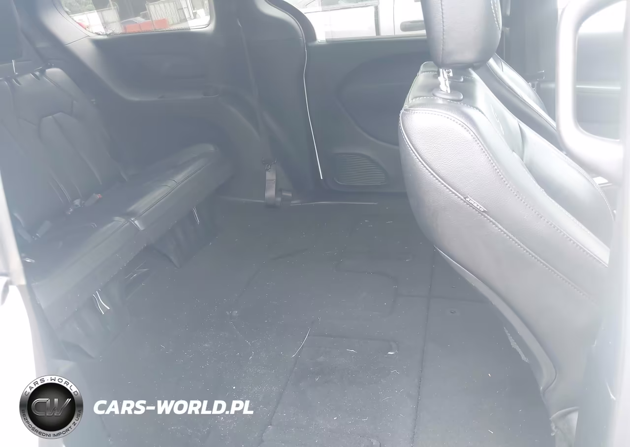 2018 Chrysler Pacifica Touring L VIN:2C4RC1BG9JR275002 - 8