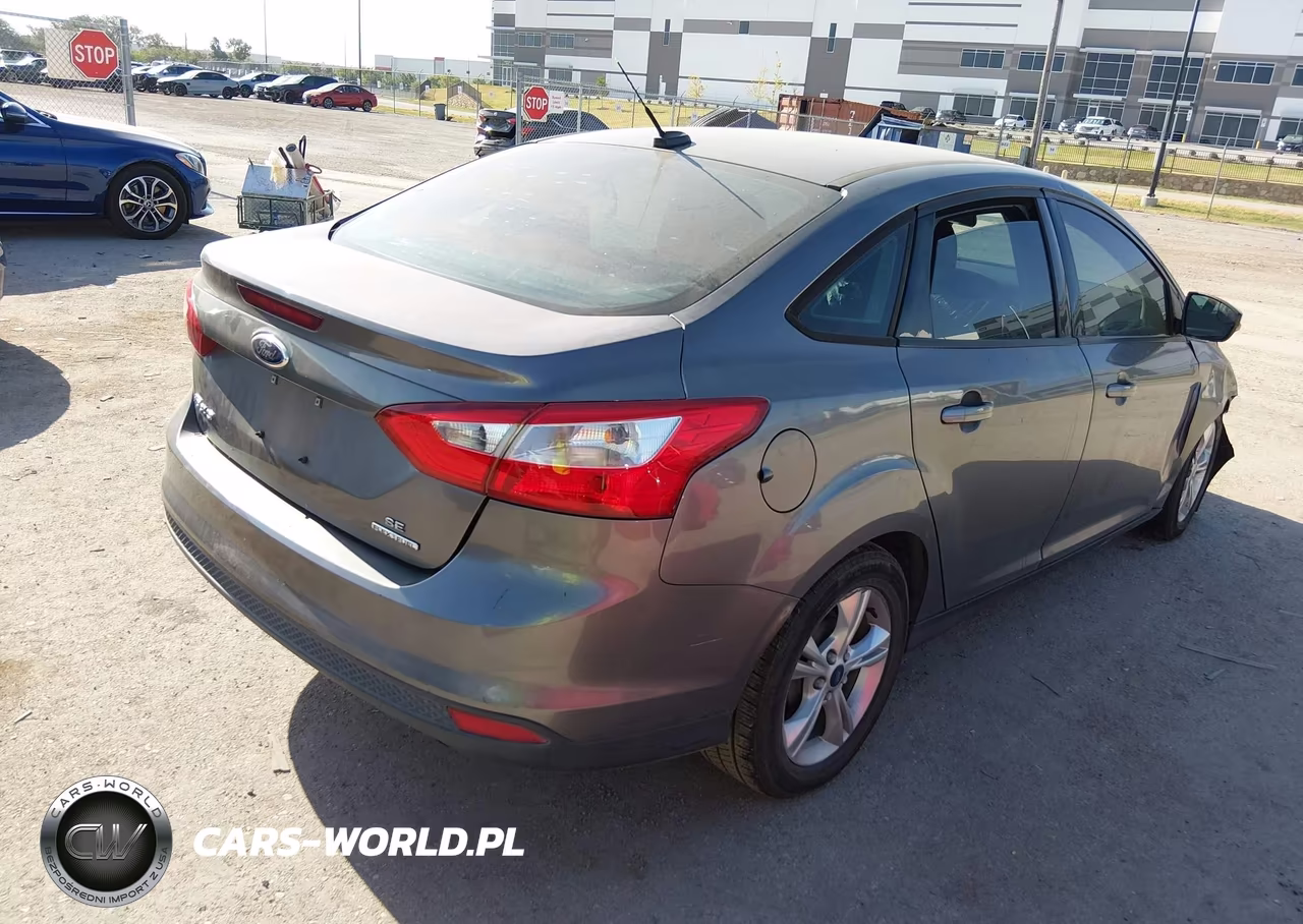 2014 Ford Focus Se VIN:1FADP3F21EL148886 - 4