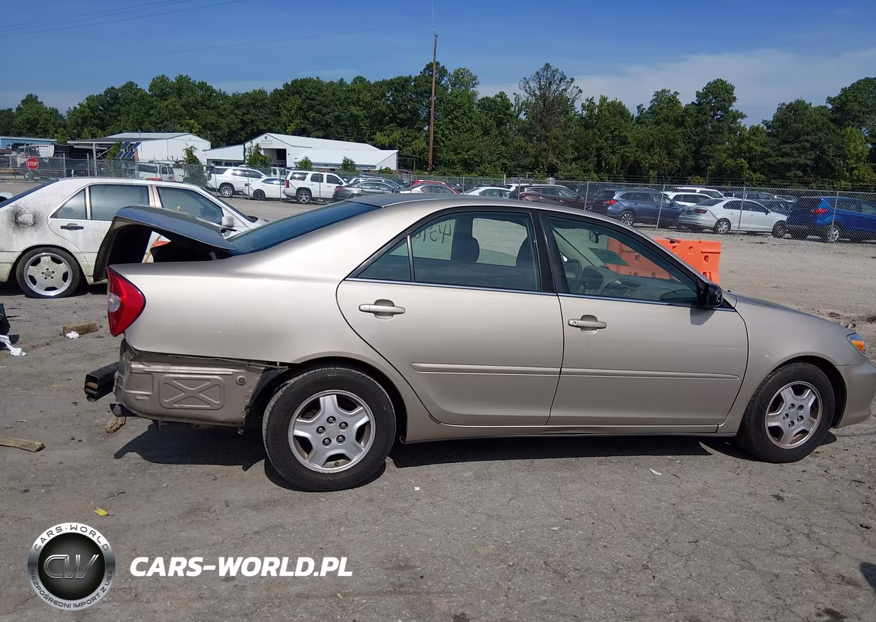 2002 Toyota Camry Le VIN:4T1BF30K22U536854 - 14
