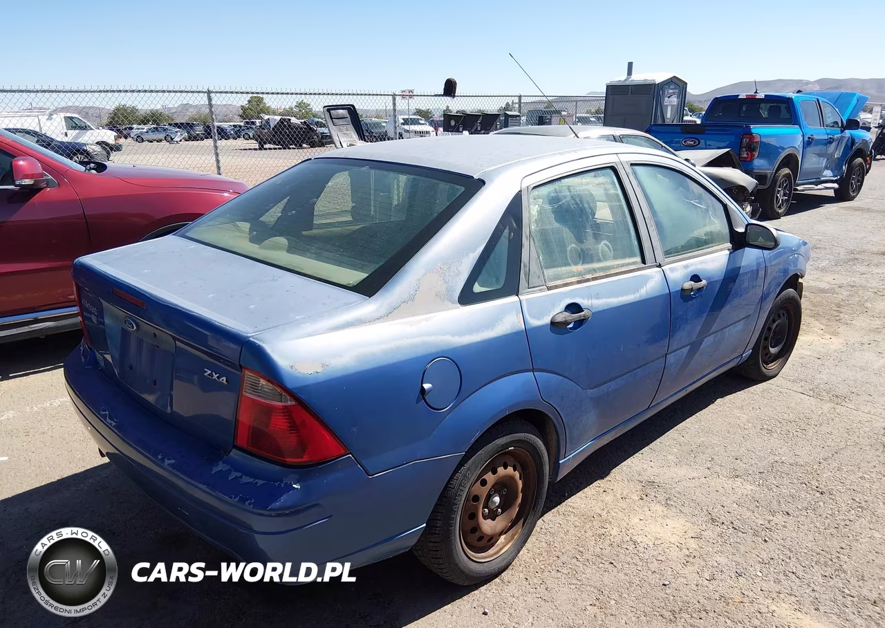 2005 Ford Focus Zx4 VIN:1FAFP34N05W307238 - 4
