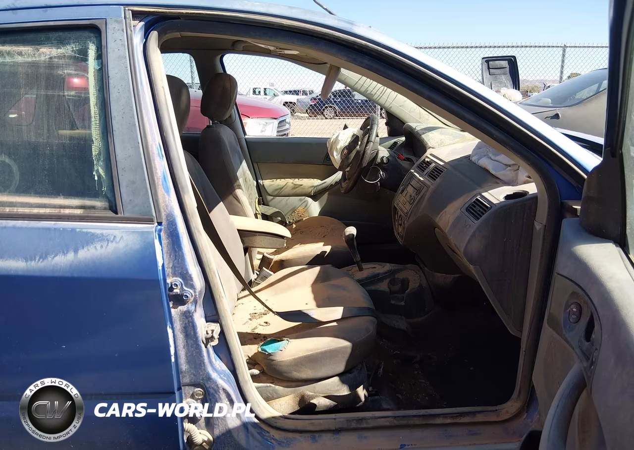 2005 Ford Focus Zx4 VIN:1FAFP34N05W307238 - 5