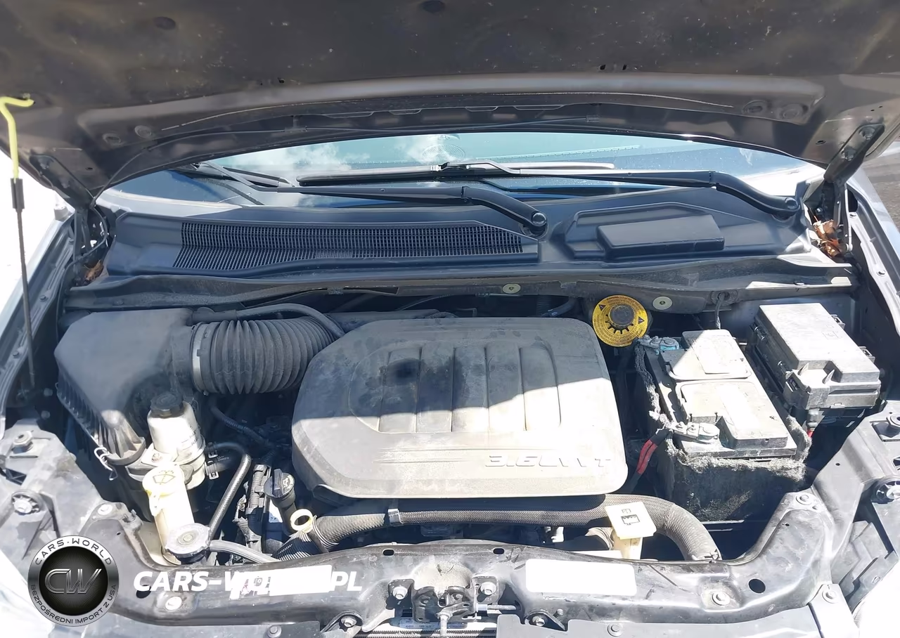 2015 Chrysler Town & Country Touring VIN:2C4RC1BG0FR717639 - 10