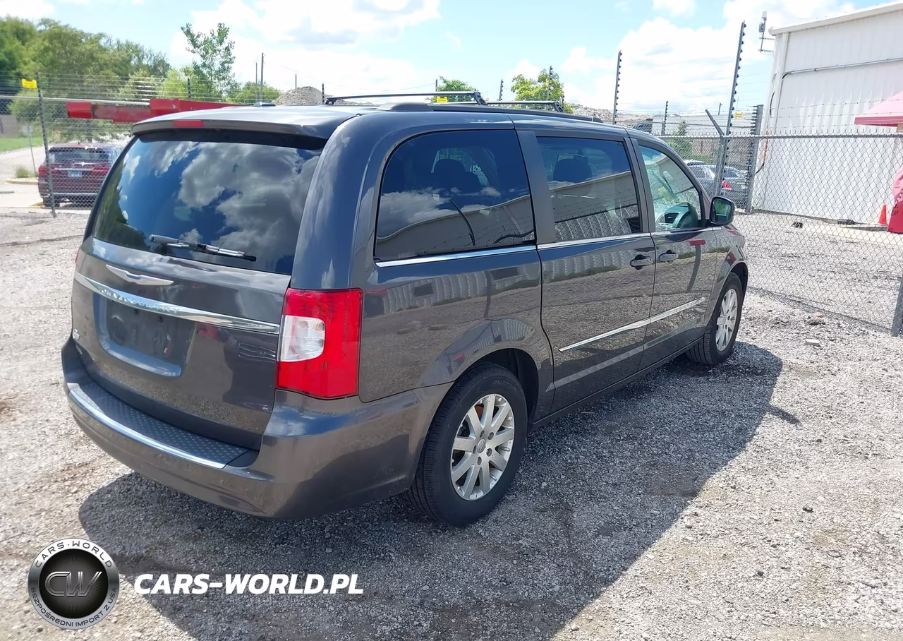 2015 Chrysler Town & Country Touring VIN:2C4RC1BG0FR717639 - 4