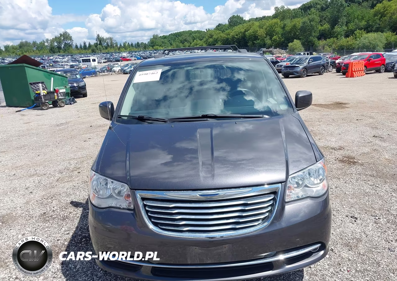 2015 Chrysler Town & Country Touring VIN:2C4RC1BG0FR717639 - 6