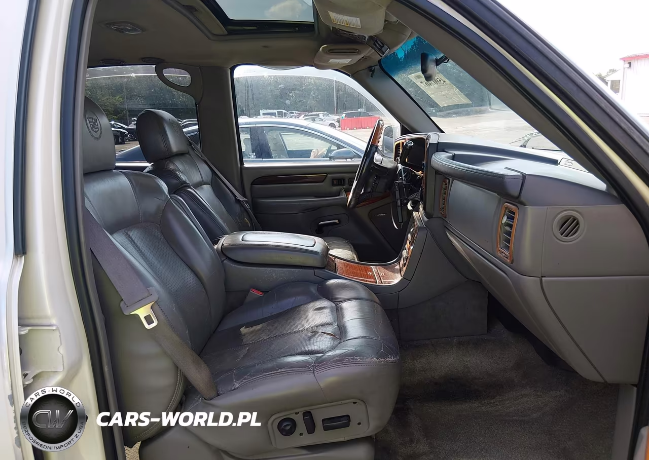 2002 Cadillac Escalade Standard VIN:1GYEK63N62R304744 - 5