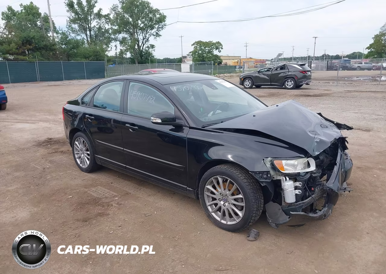 2011 Volvo S40 R-Design-T5 (Retail Only) – zdjęcie 1 z 17