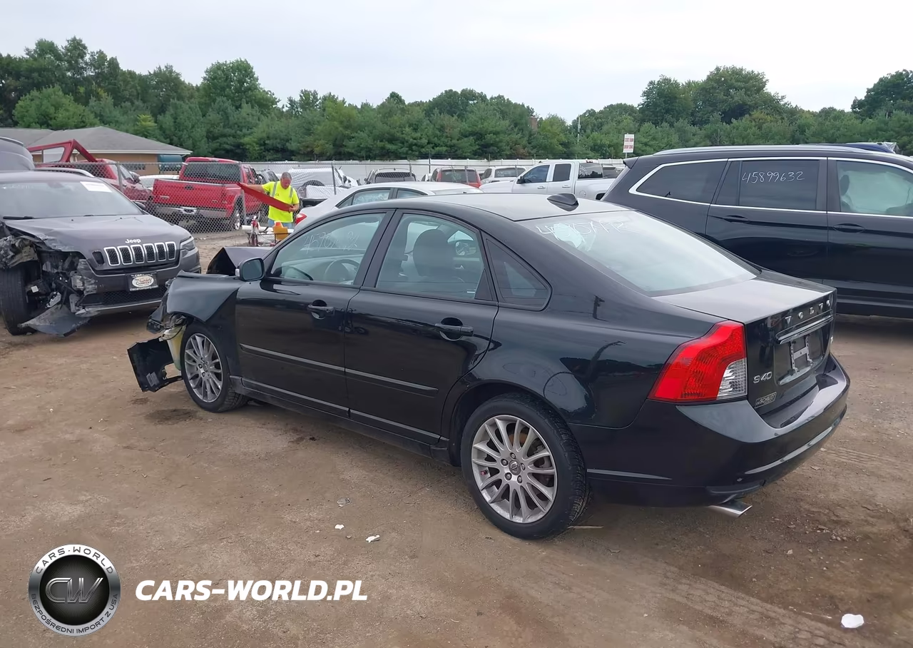 2011 Volvo S40 R-Design-T5 (Retail Only) VIN:YV1672MS3B2530851 - 3