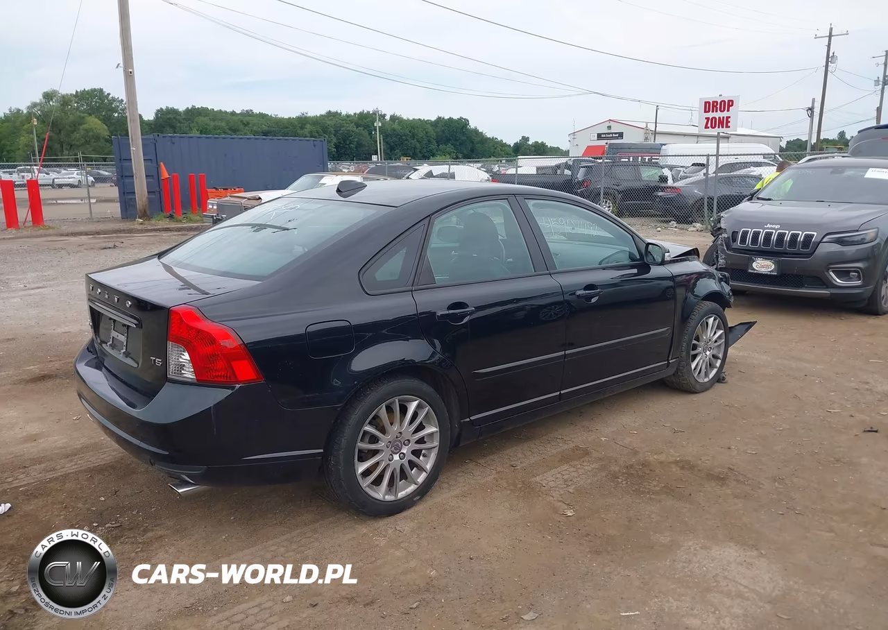 2011 Volvo S40 R-Design-T5 (Retail Only) VIN:YV1672MS3B2530851 - 4