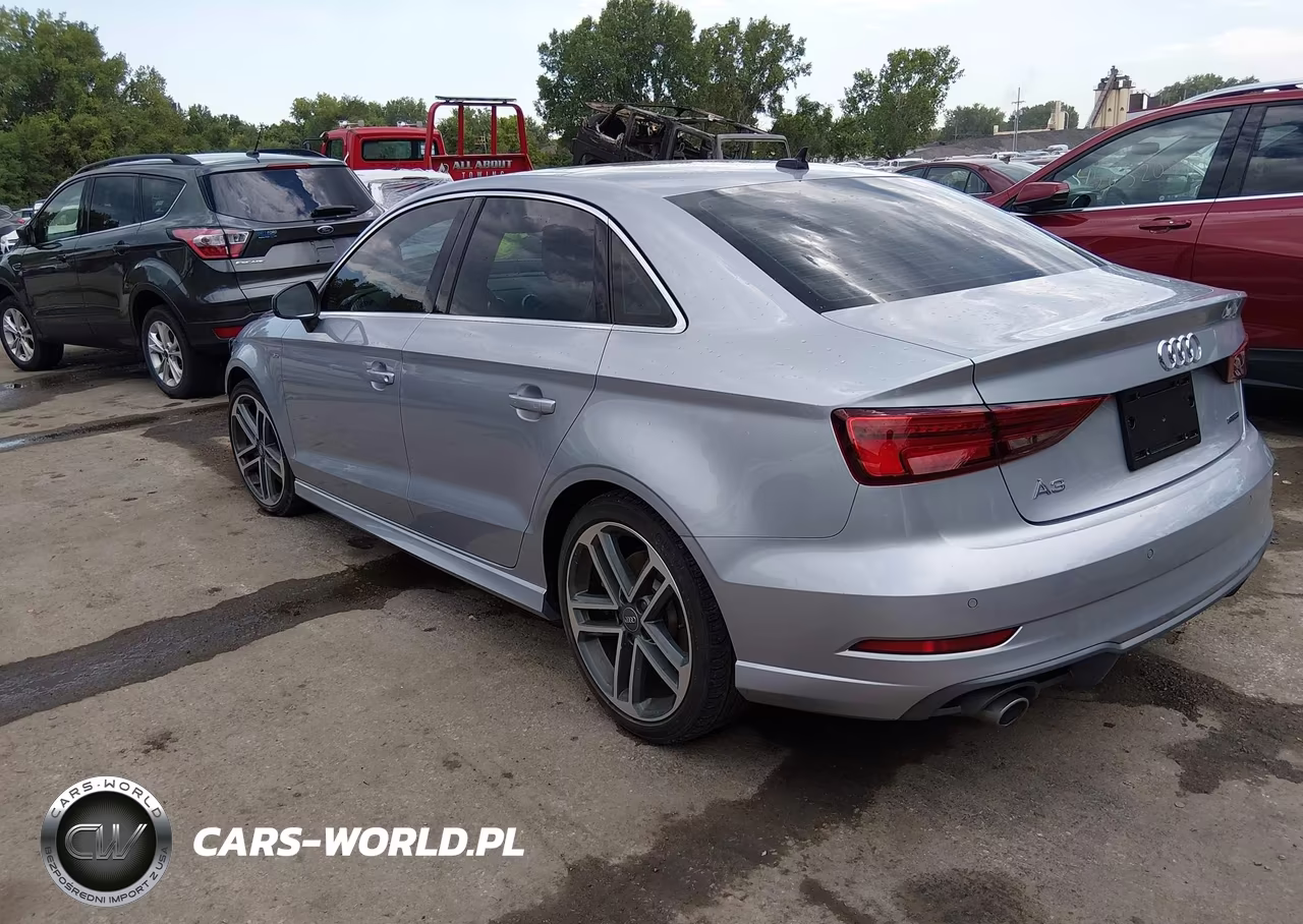 2019 Audi A3 45 Premium VIN:WAUJEGFF3KA095075 - 3