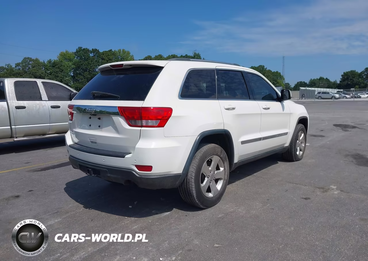 2012 Jeep Grand Cherokee Laredo VIN:1C4RJEAG1CC261086 - 4