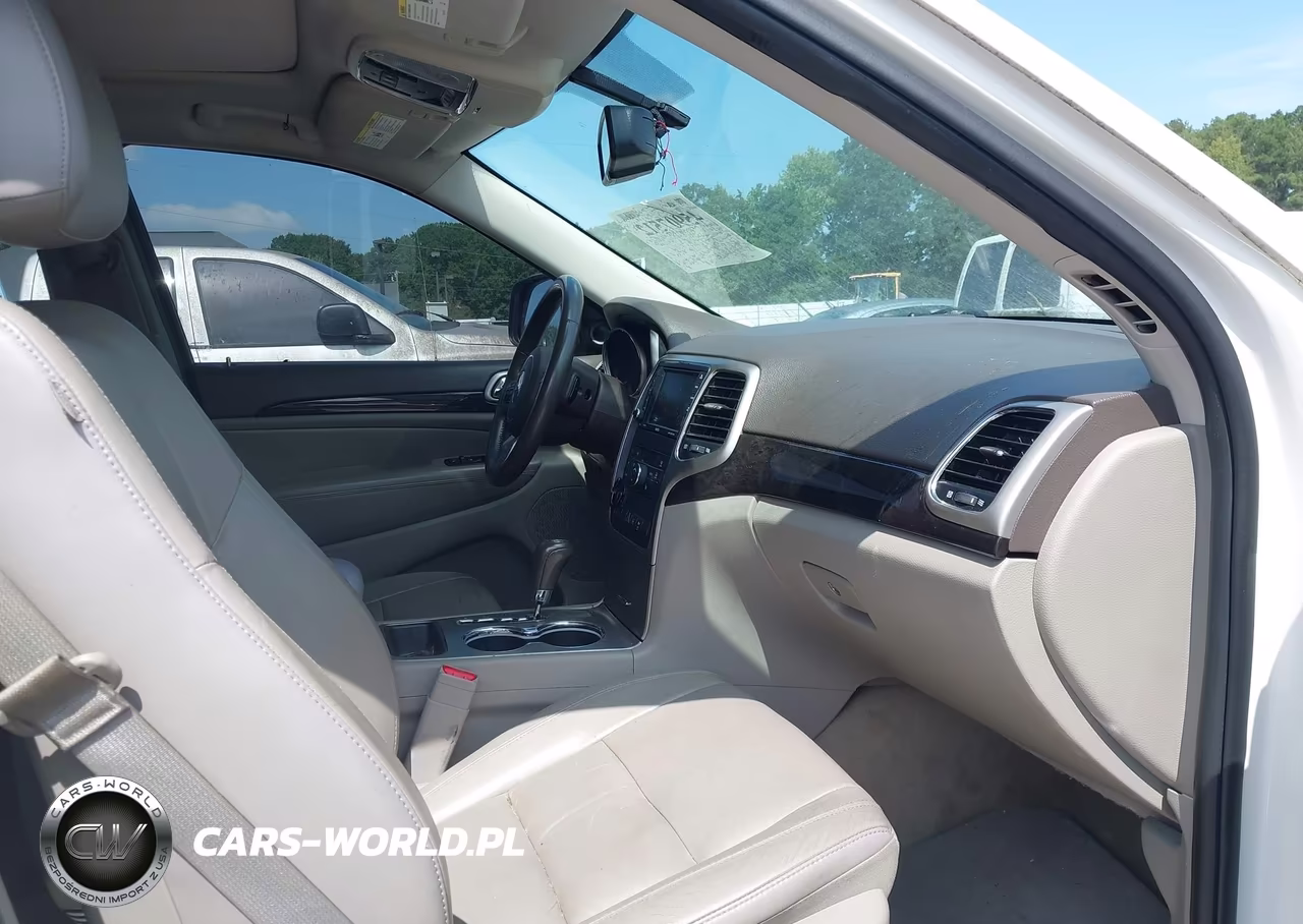 2012 Jeep Grand Cherokee Laredo VIN:1C4RJEAG1CC261086 - 5