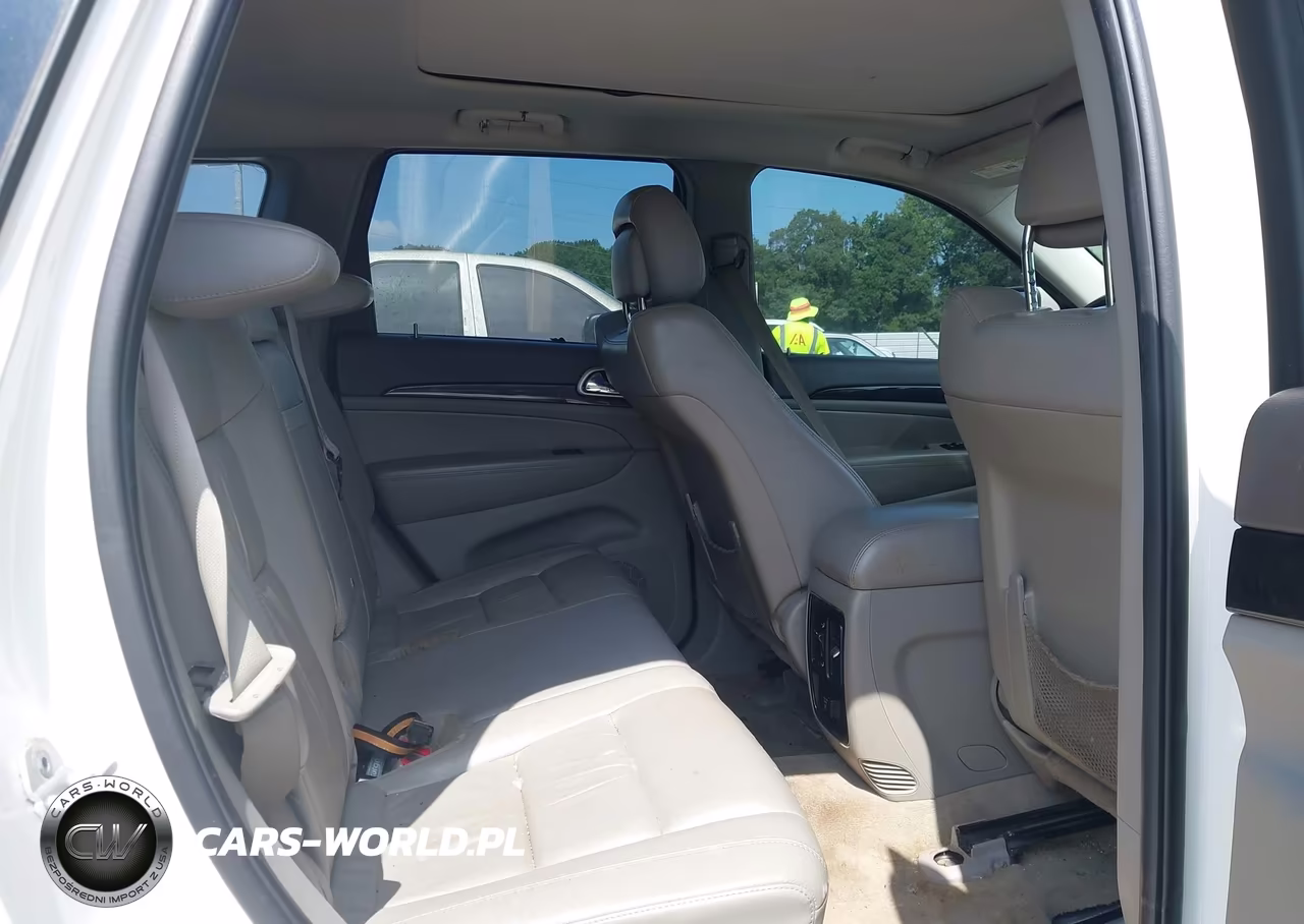 2012 Jeep Grand Cherokee Laredo VIN:1C4RJEAG1CC261086 - 8