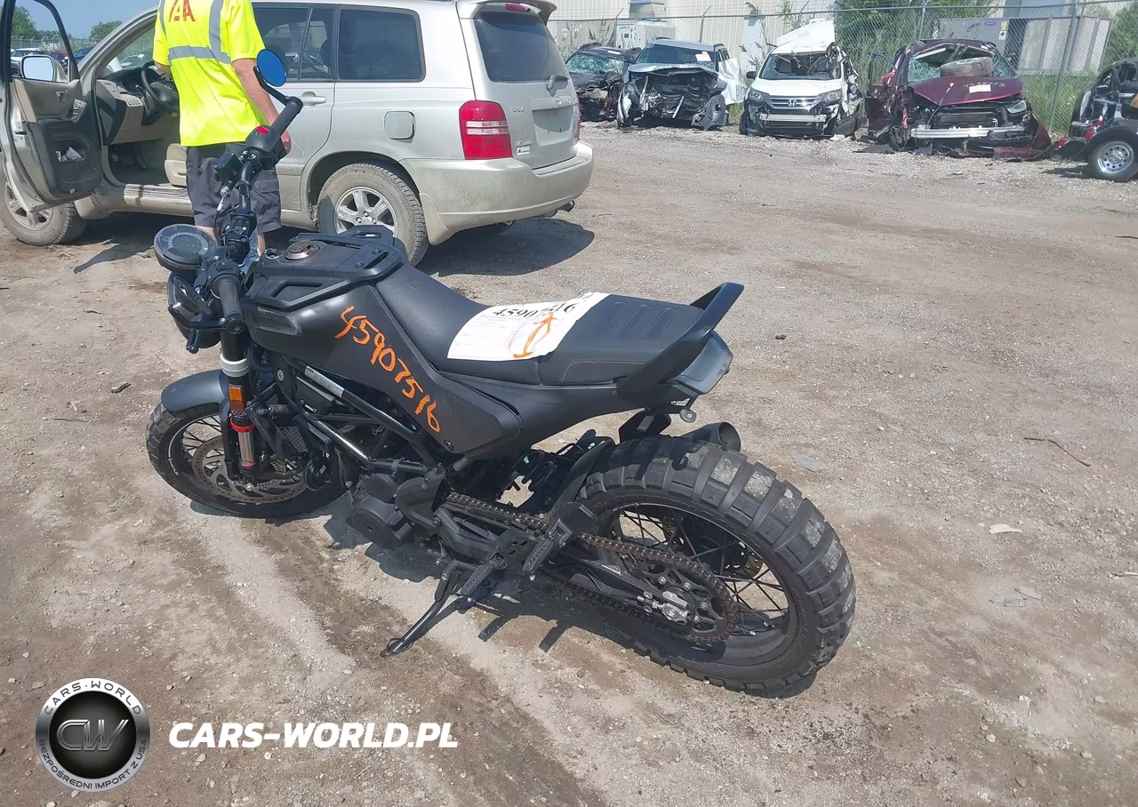 2021 Husqvarna Vitpilen 401-Svartpilen 401 VIN:MD2JUJ404MC201262 - 3