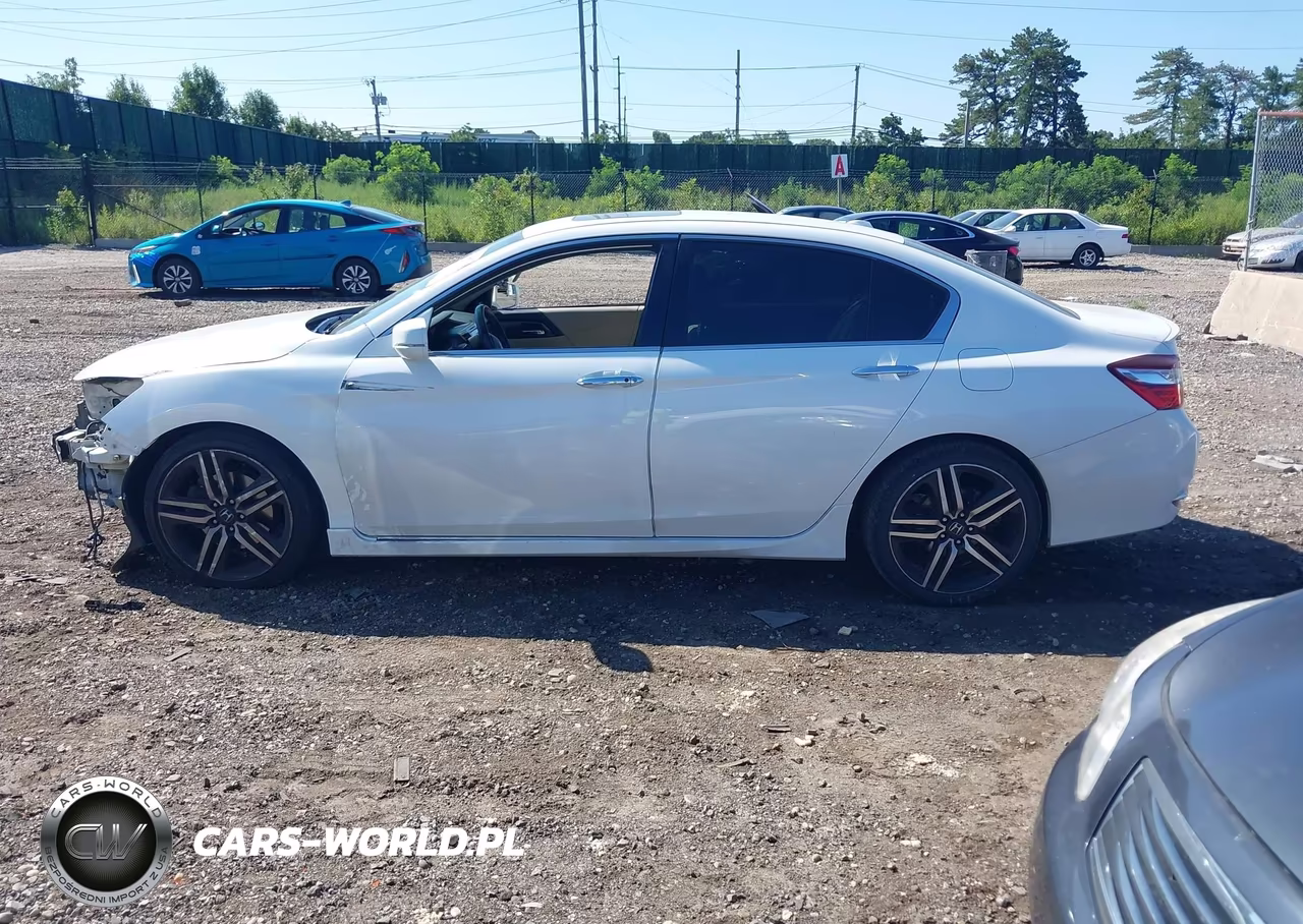 2016 Honda Accord Touring VIN:1HGCR3F96GA032483 - 14