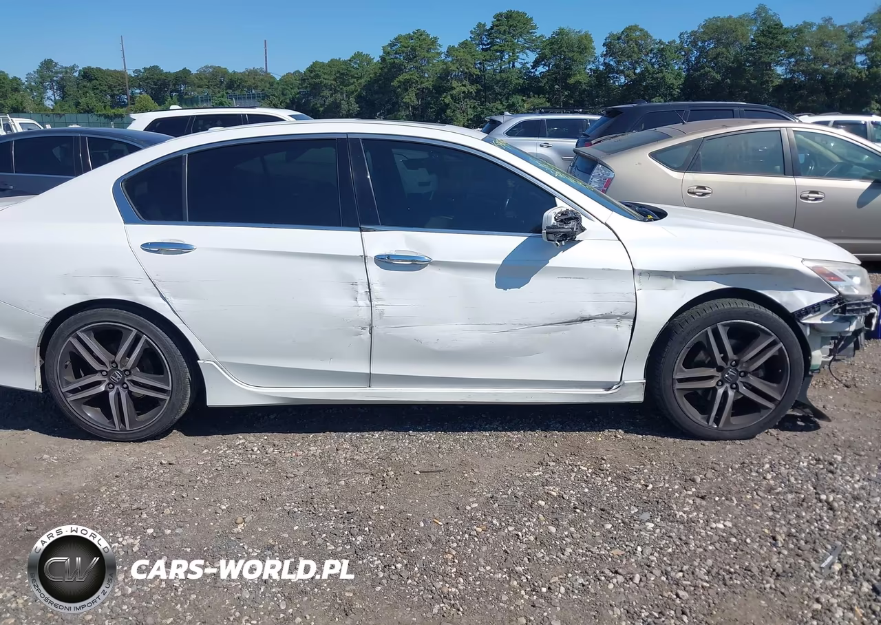2016 Honda Accord Touring VIN:1HGCR3F96GA032483 - 18