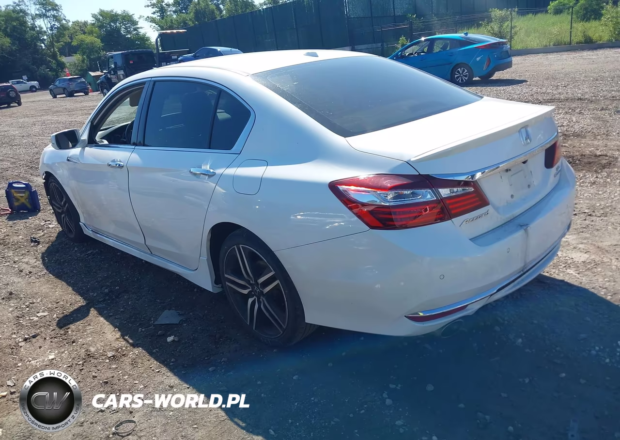 2016 Honda Accord Touring VIN:1HGCR3F96GA032483 - 3