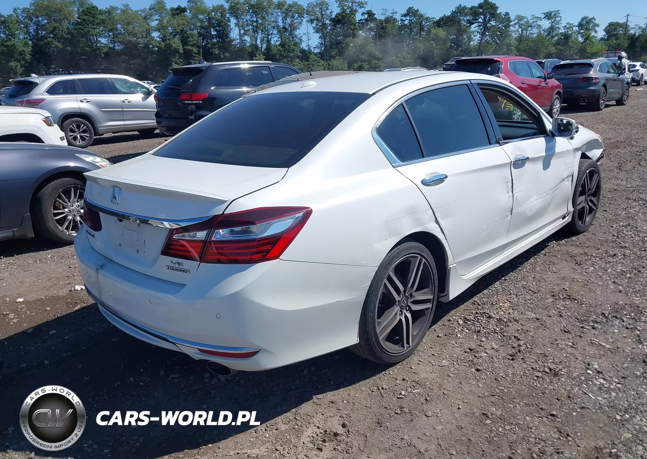2016 Honda Accord Touring VIN:1HGCR3F96GA032483 - 4