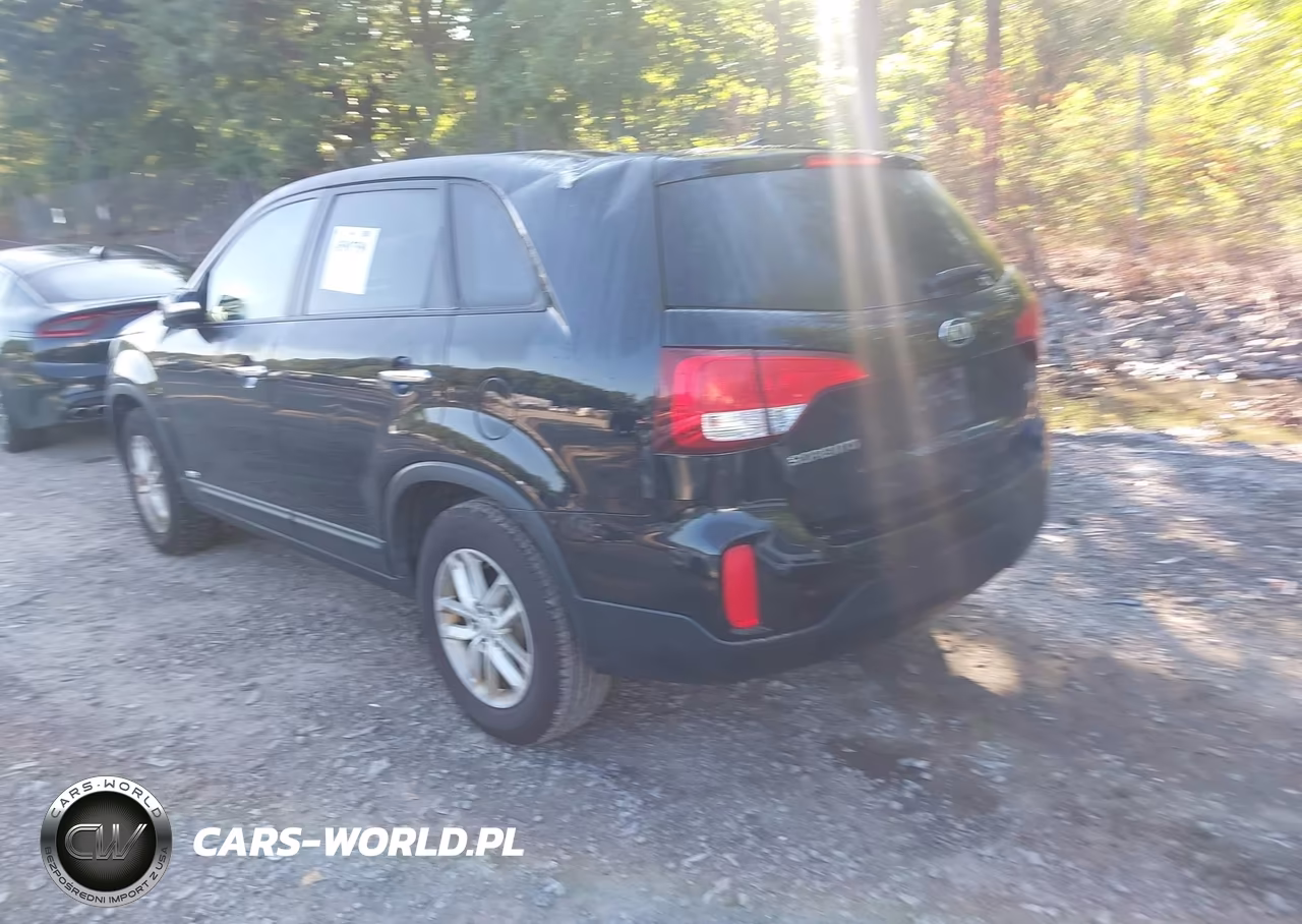 2015 Kia Sorento Lx VIN:5XYKTCA62FG650228 - 3