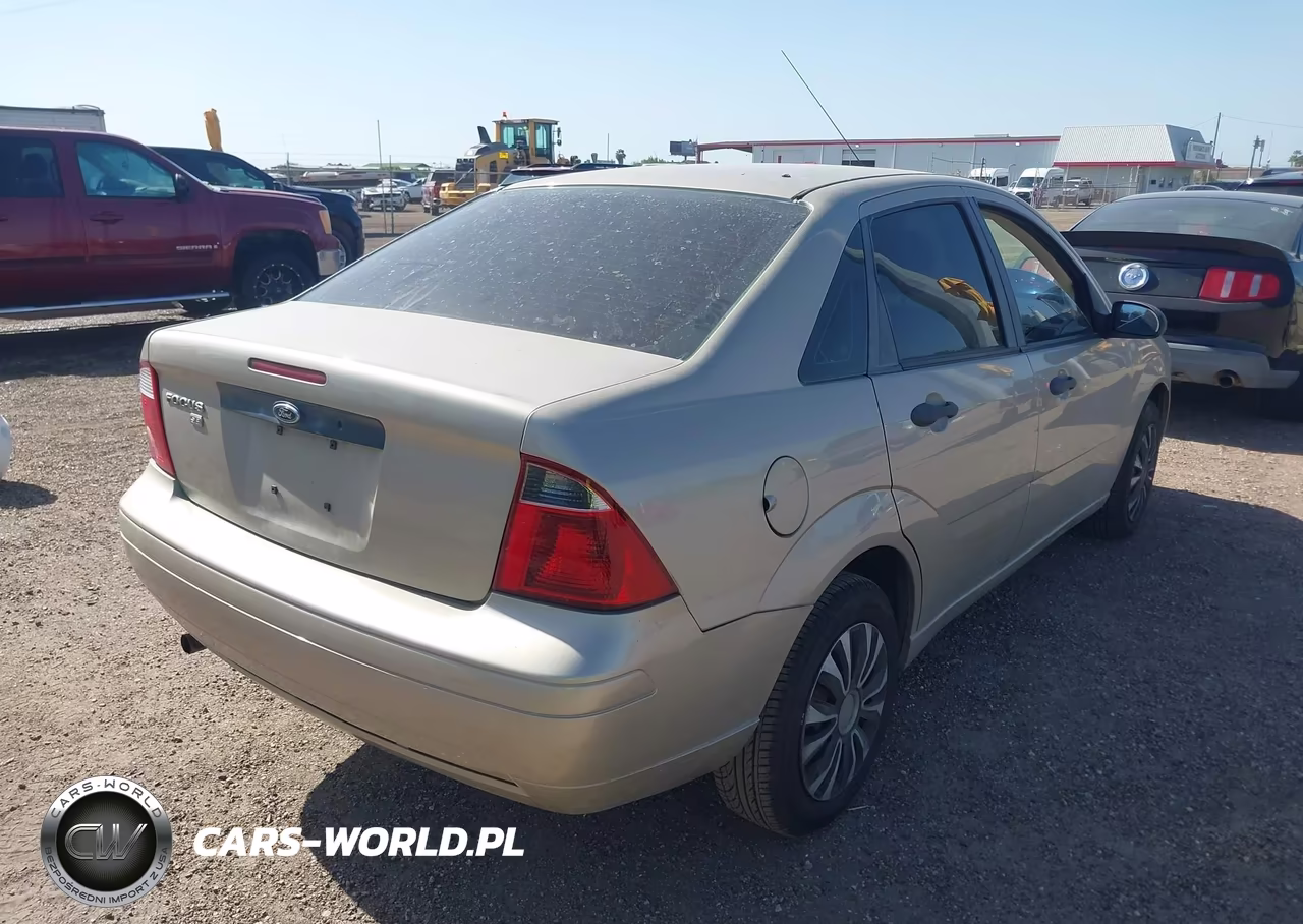 2007 Ford Focus S-Se-Ses VIN:1FAHP34N67W316988 - 4
